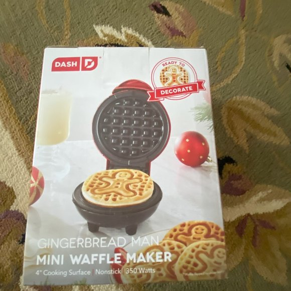 Gingerbread Man Mini Waffle Maker - Picture 2 of 6